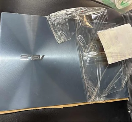 Asus Zenbook Pro Duo ux581GV EKRAN