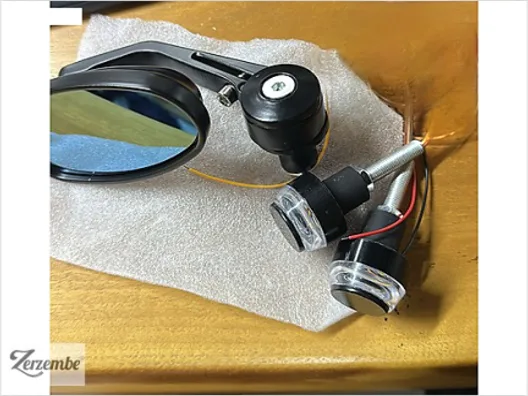 Motosiklet Reflektörü7/8Gidon Arka Ayna Sinyal Lambası Q32D