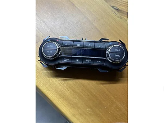 Mercedes Vito Dijital Klima Kontrol Paneli Ünitesi Q24A